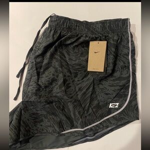 Nike women’s 3X Dri Fit shorts